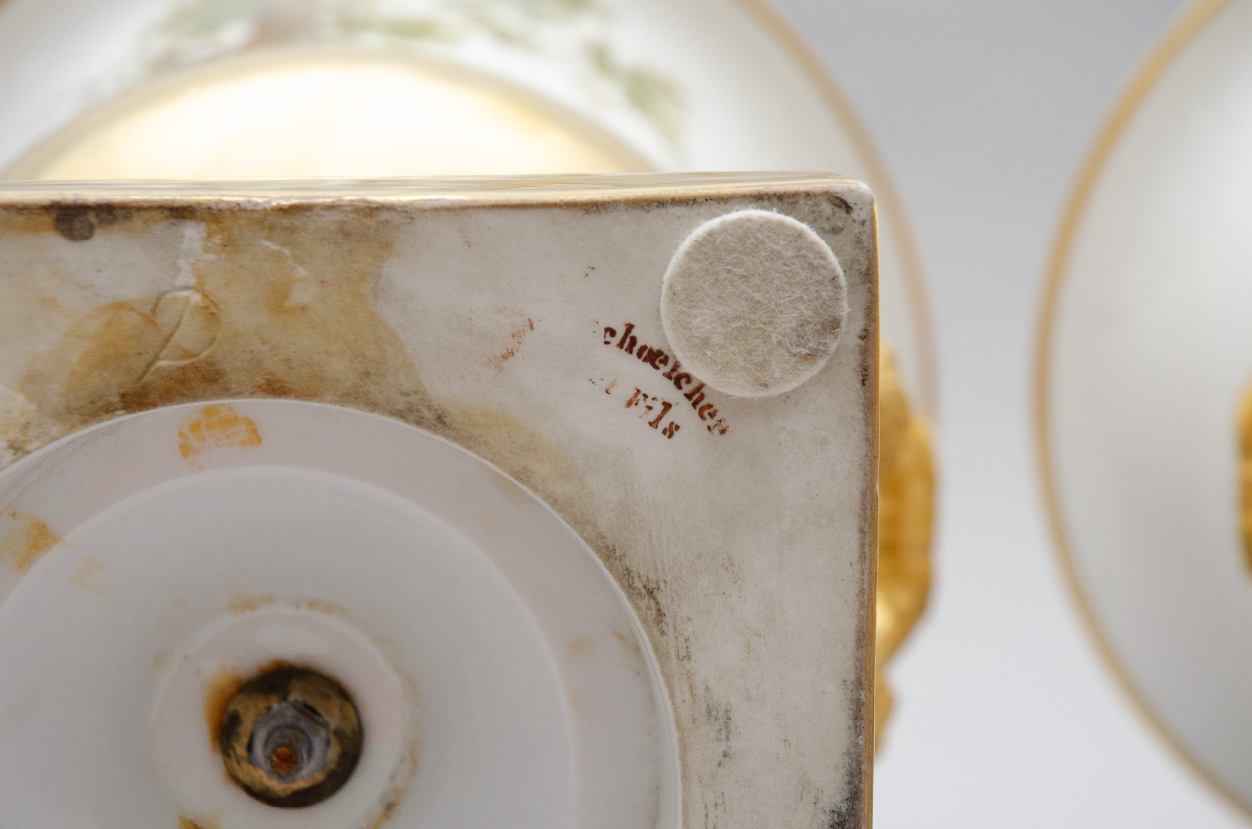 Superbe paire de vases Médicis à thème de chasse, Schoelcher Paris – Image 10