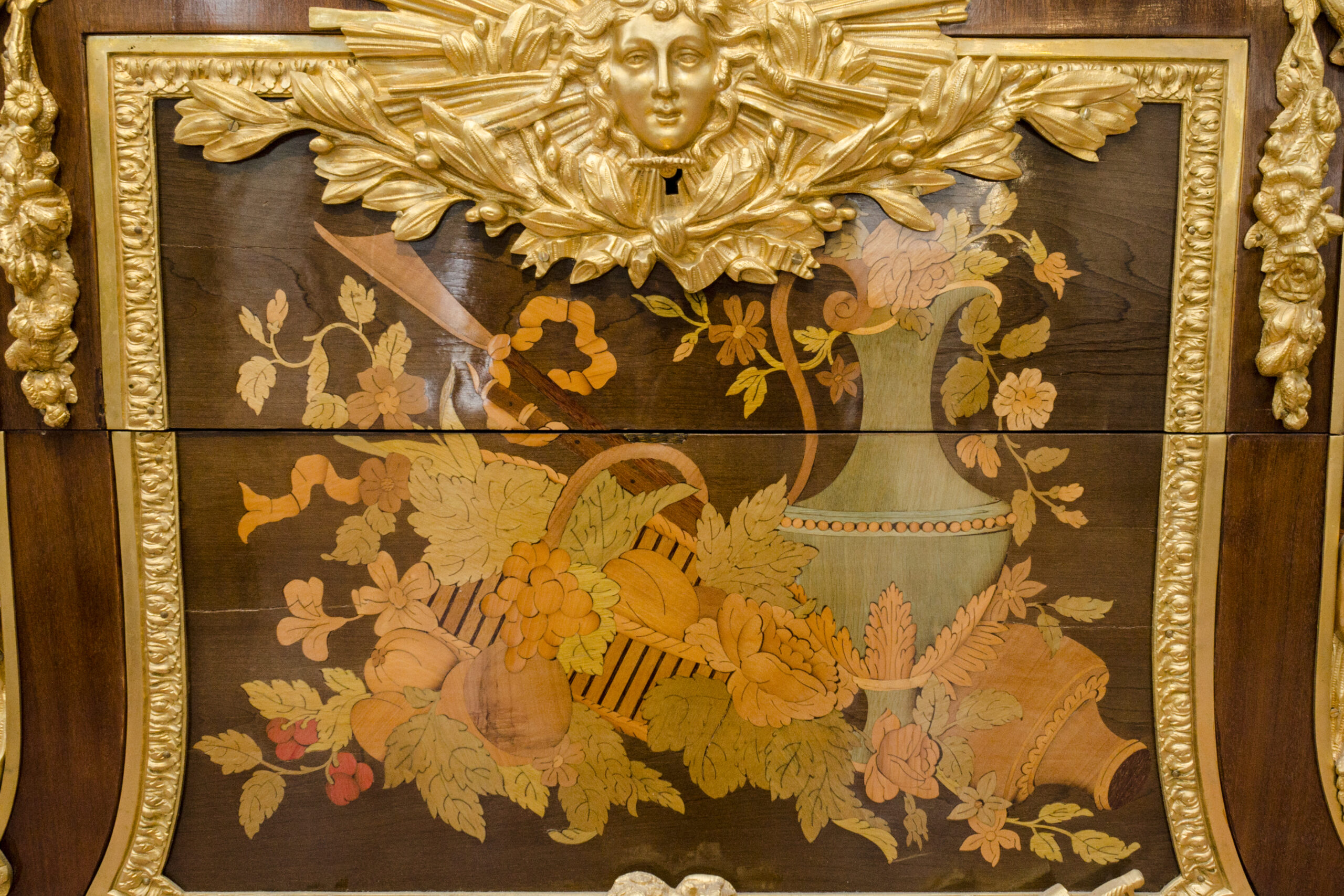 Zeldzame commode "aux Guerriers" naar Riesener - Image 4