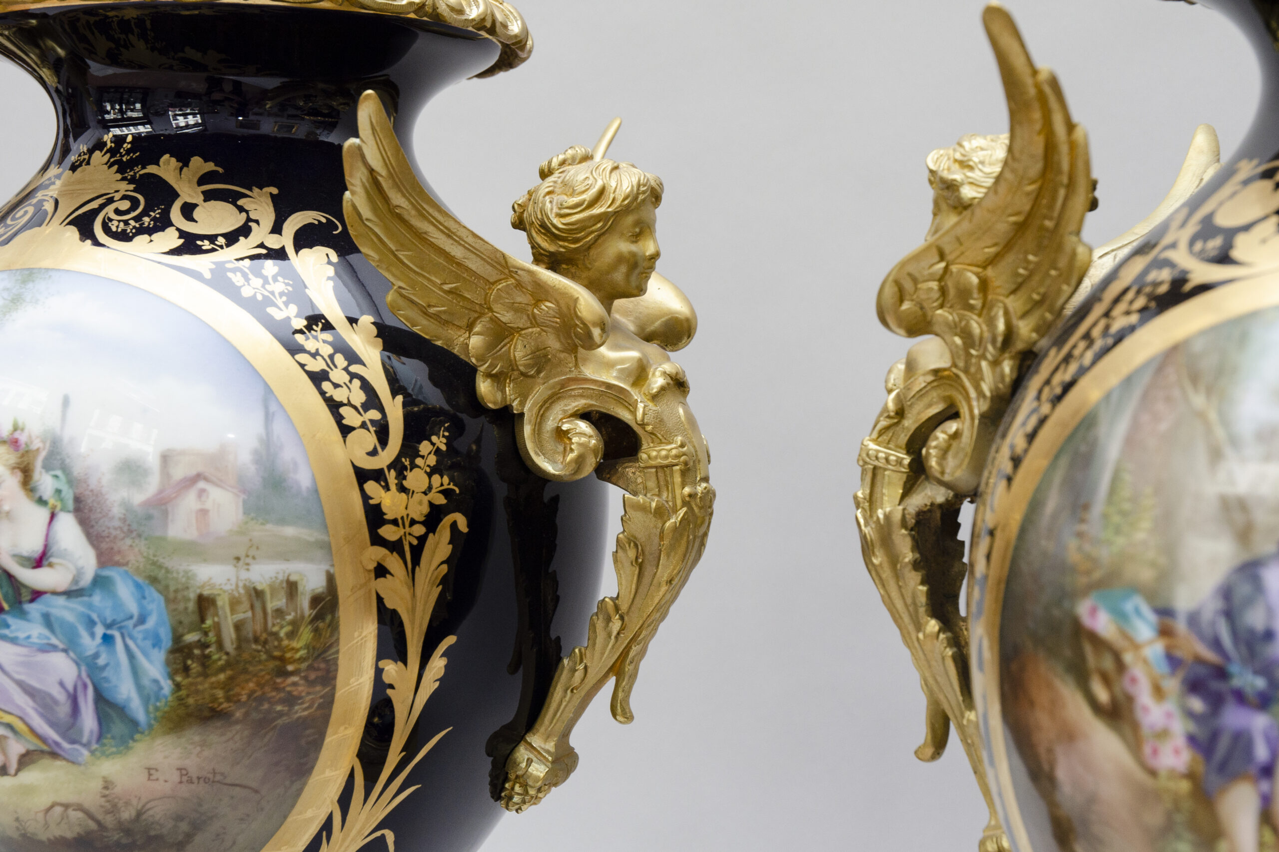 Pair of cobalt bleu ormulu vases with winged women's busts, Sèvres style - Image 3