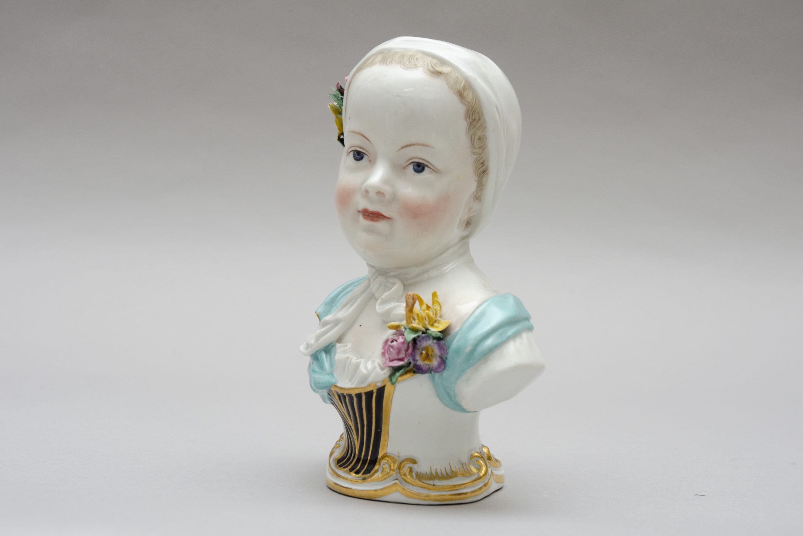 Child's bust, Meissen porcelain - L'Égide Antiques