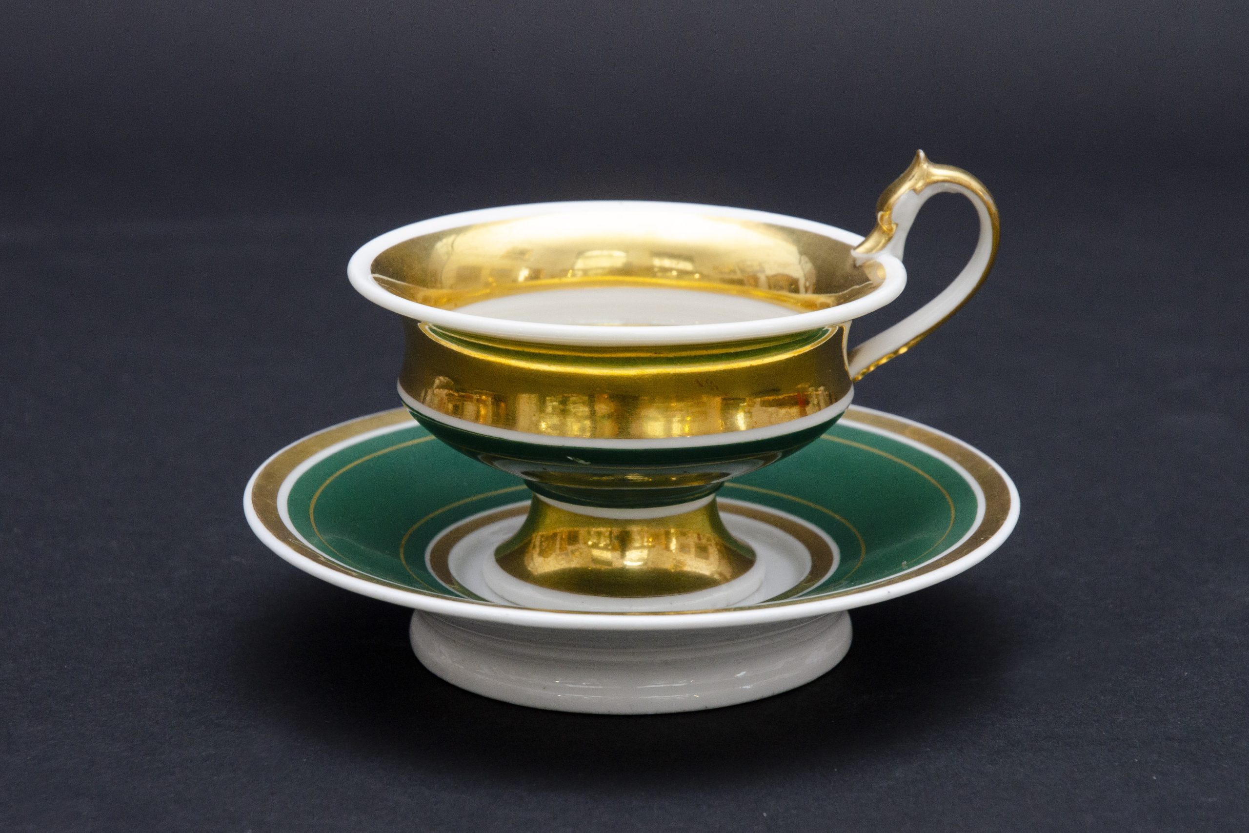 Tasse verte "message d'amitié" et soucoupe, attrib. à Thüringen – Image 5