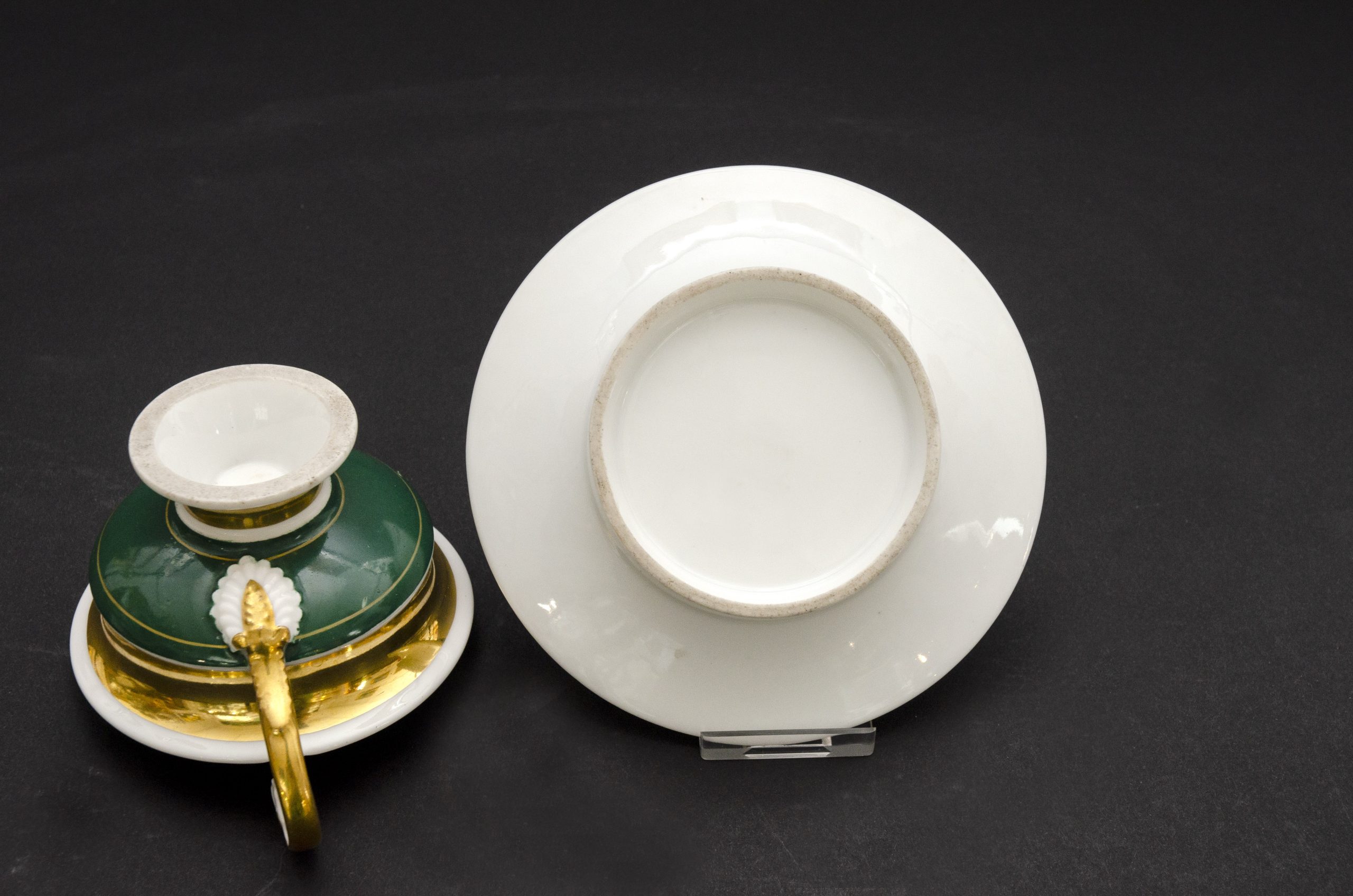 Tasse verte "message d'amitié" et soucoupe, attrib. à Thüringen – Image 10