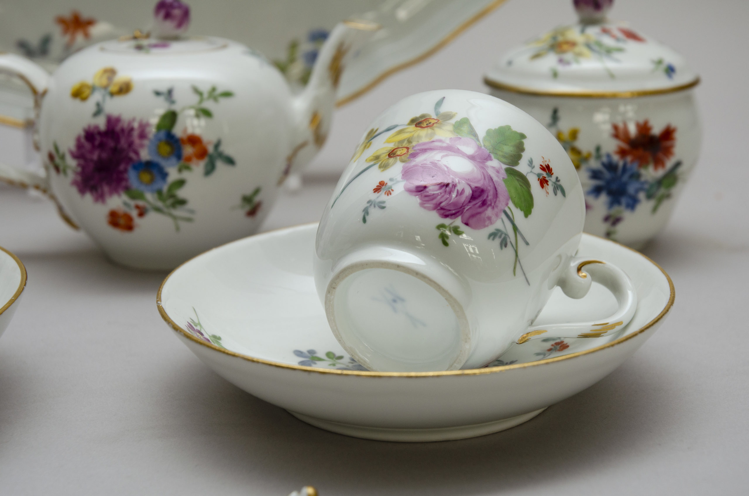Rare "tete à tête" tea set with flower, Meissen porcelain - Image 9