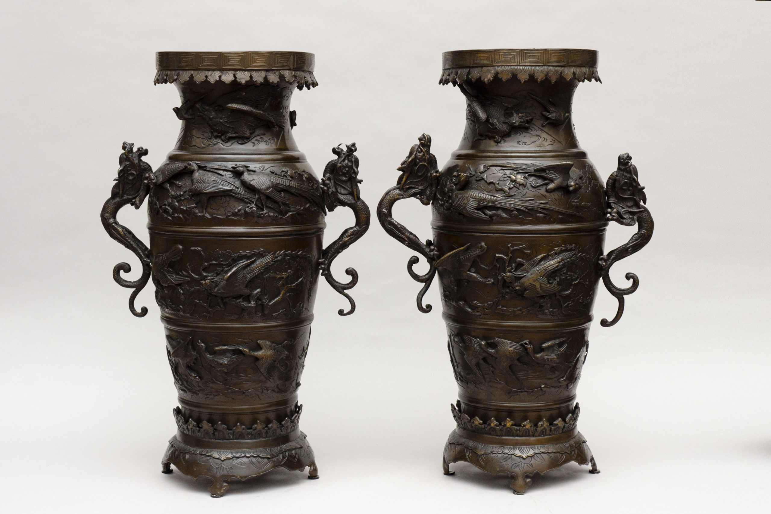 Paire of bronze Japanese lamps-vases - Image 15