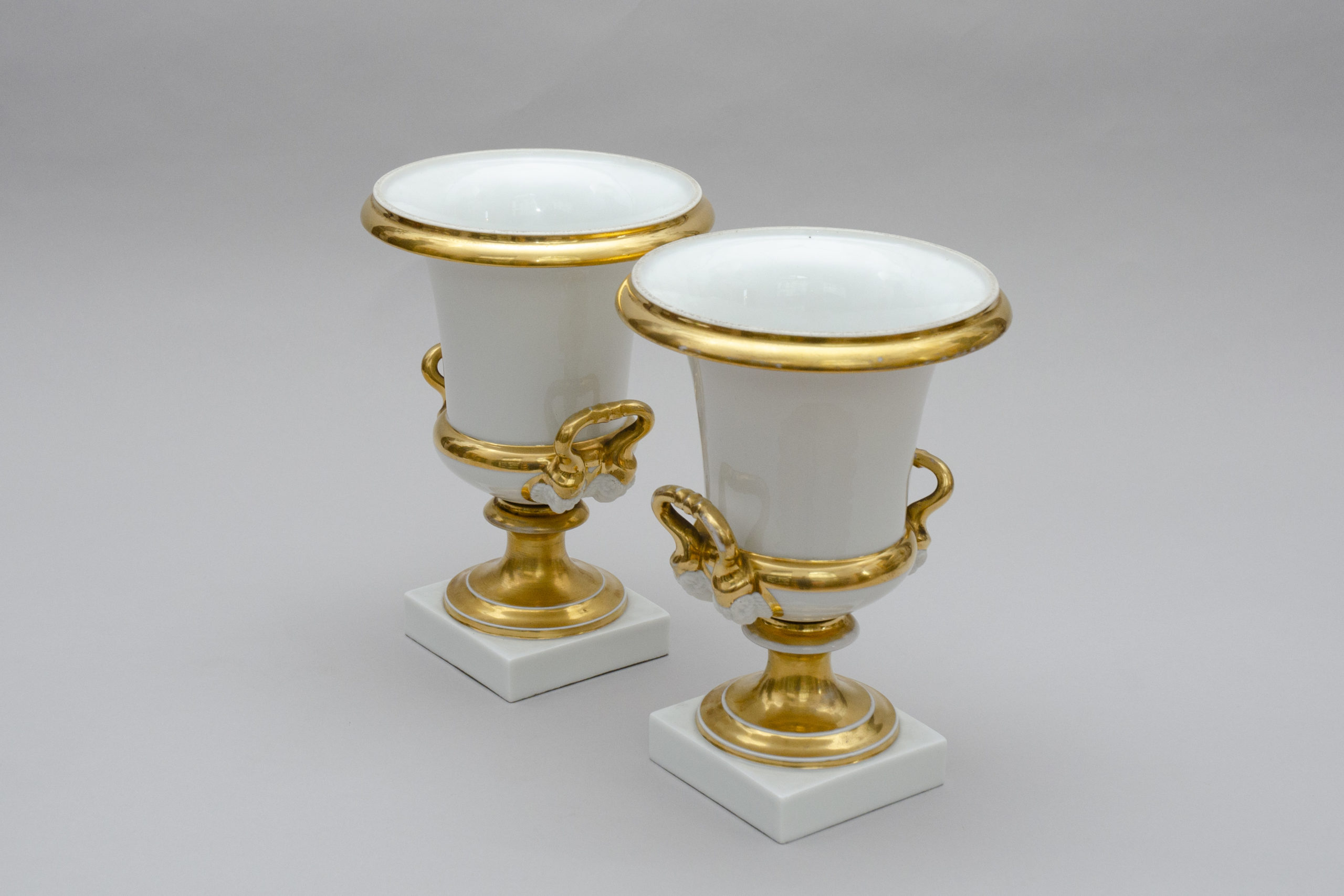 Paire de vases medici, Jacquet et Nédonchelle à Bruxelles
