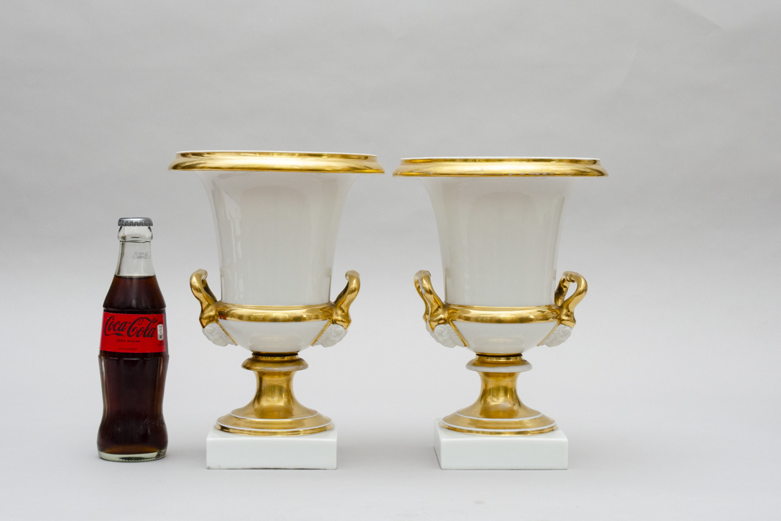 Paire de vases medici, Jacquet et Nédonchelle à Bruxelles – Image 4