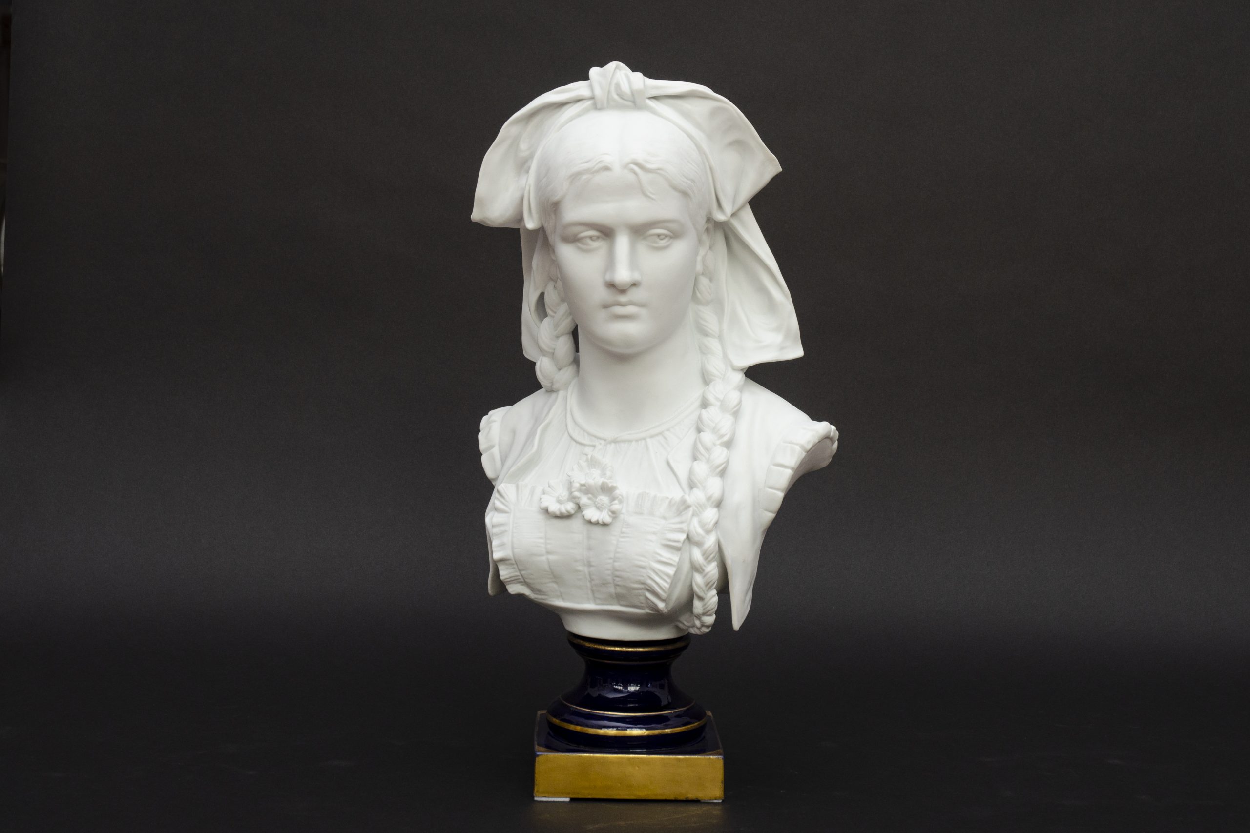 Biscuit borstbeeld ‘Alsacienne’, Laporte in Limoges