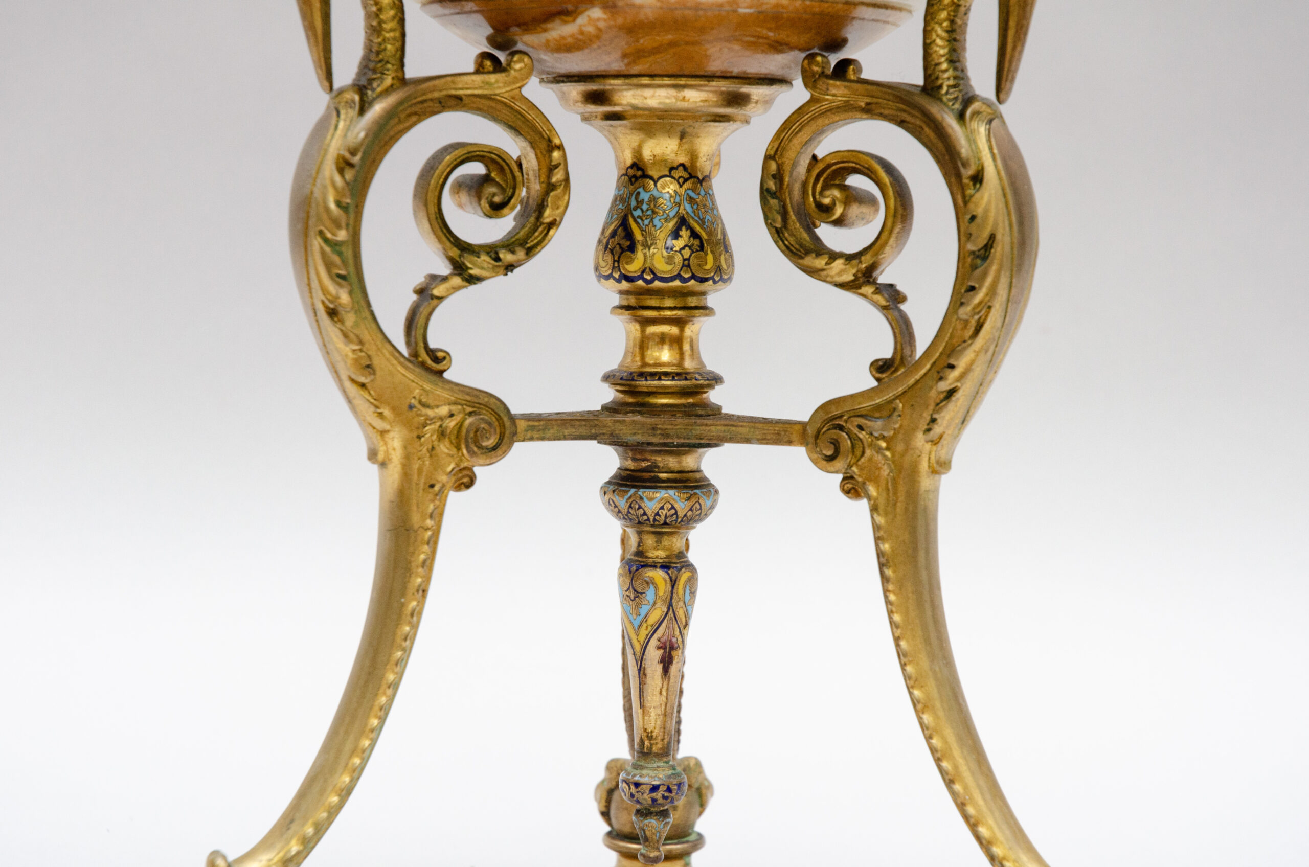 Large urn in onyx and gild bronze, attrib. to Eugène Cornu - Image 8