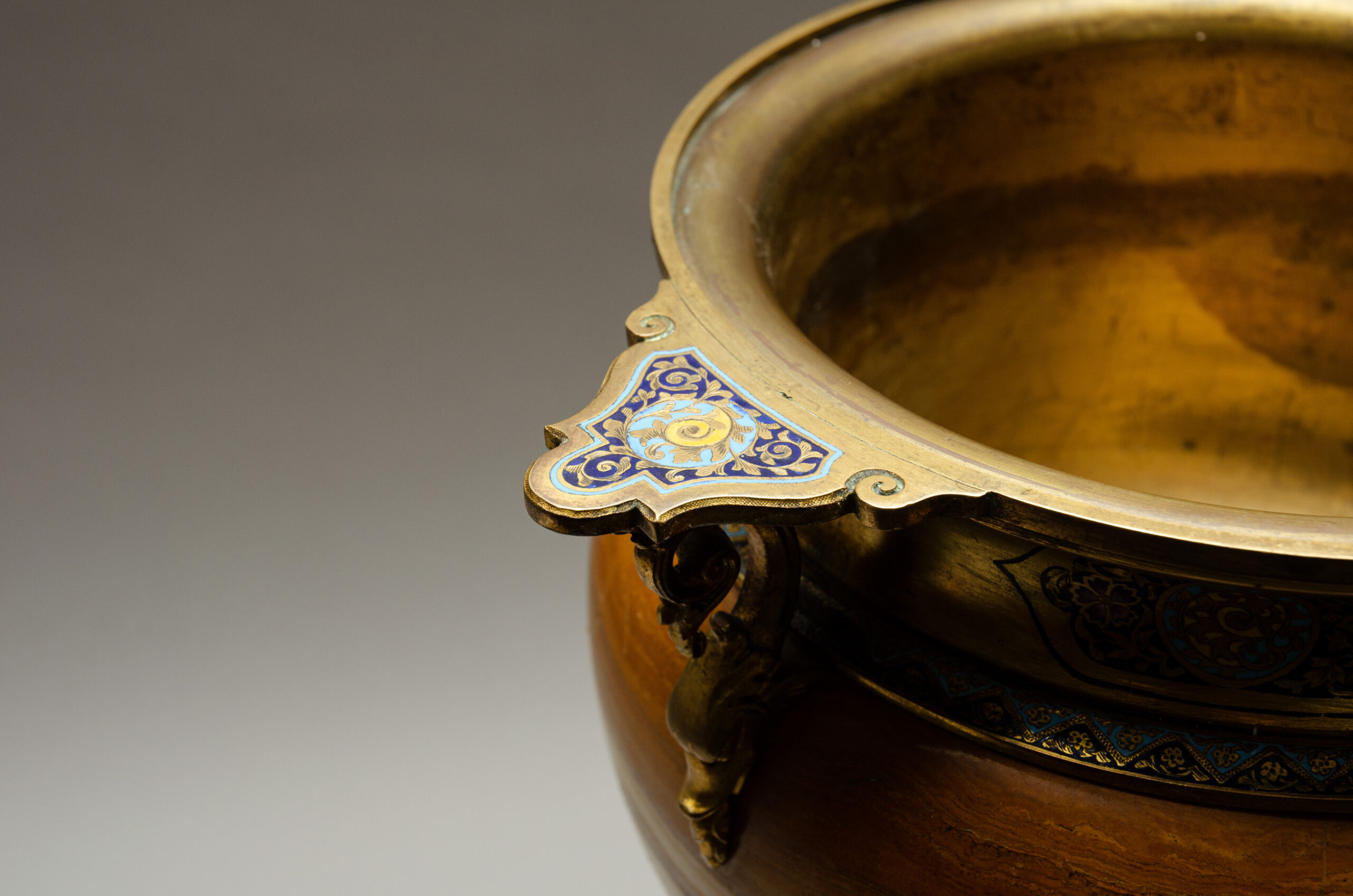 Large urn in onyx and gild bronze, attrib. to Eugène Cornu - Image 10