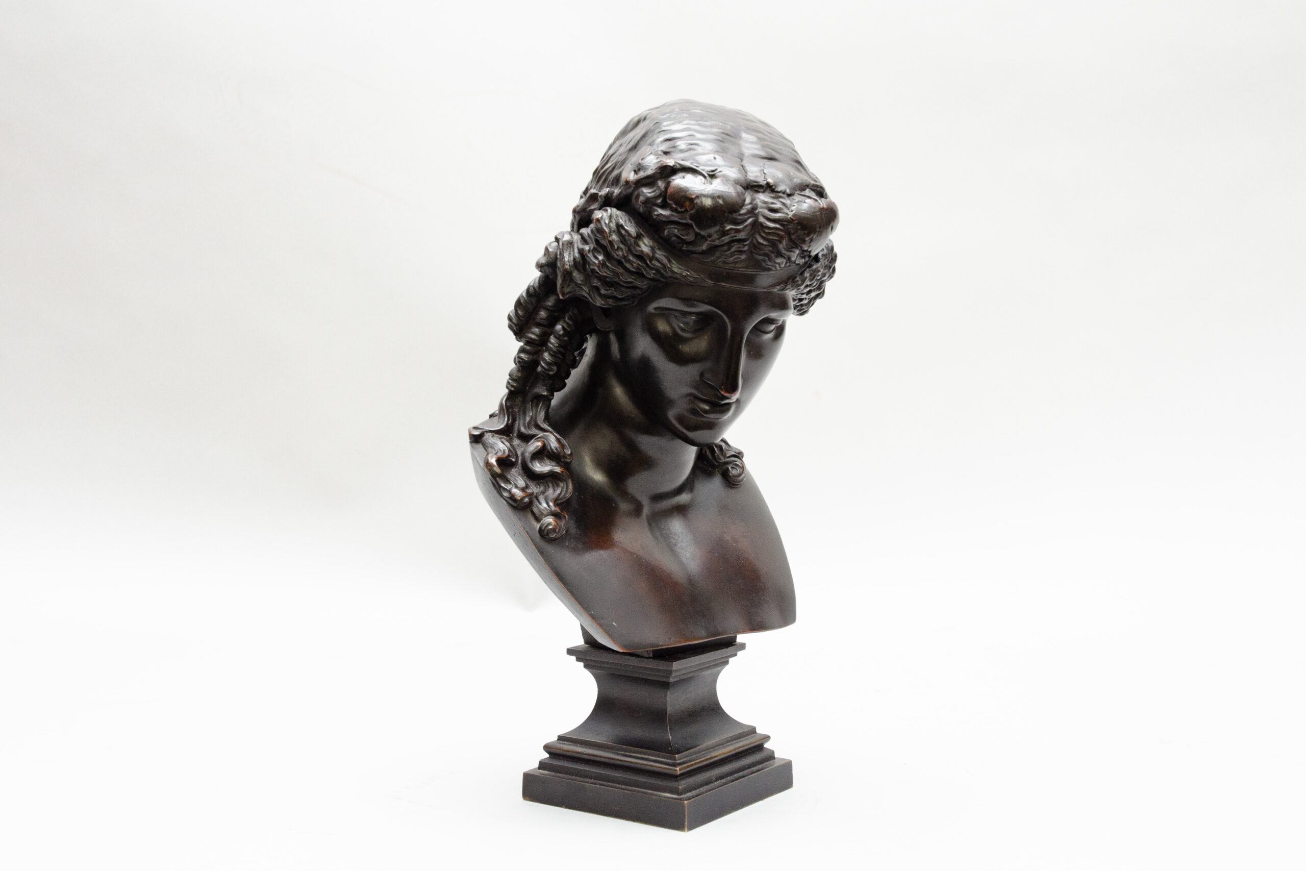 Bronzen buste van Ariadne, gesigneerd "L. Oudry éditeur" - Afbeelding 2