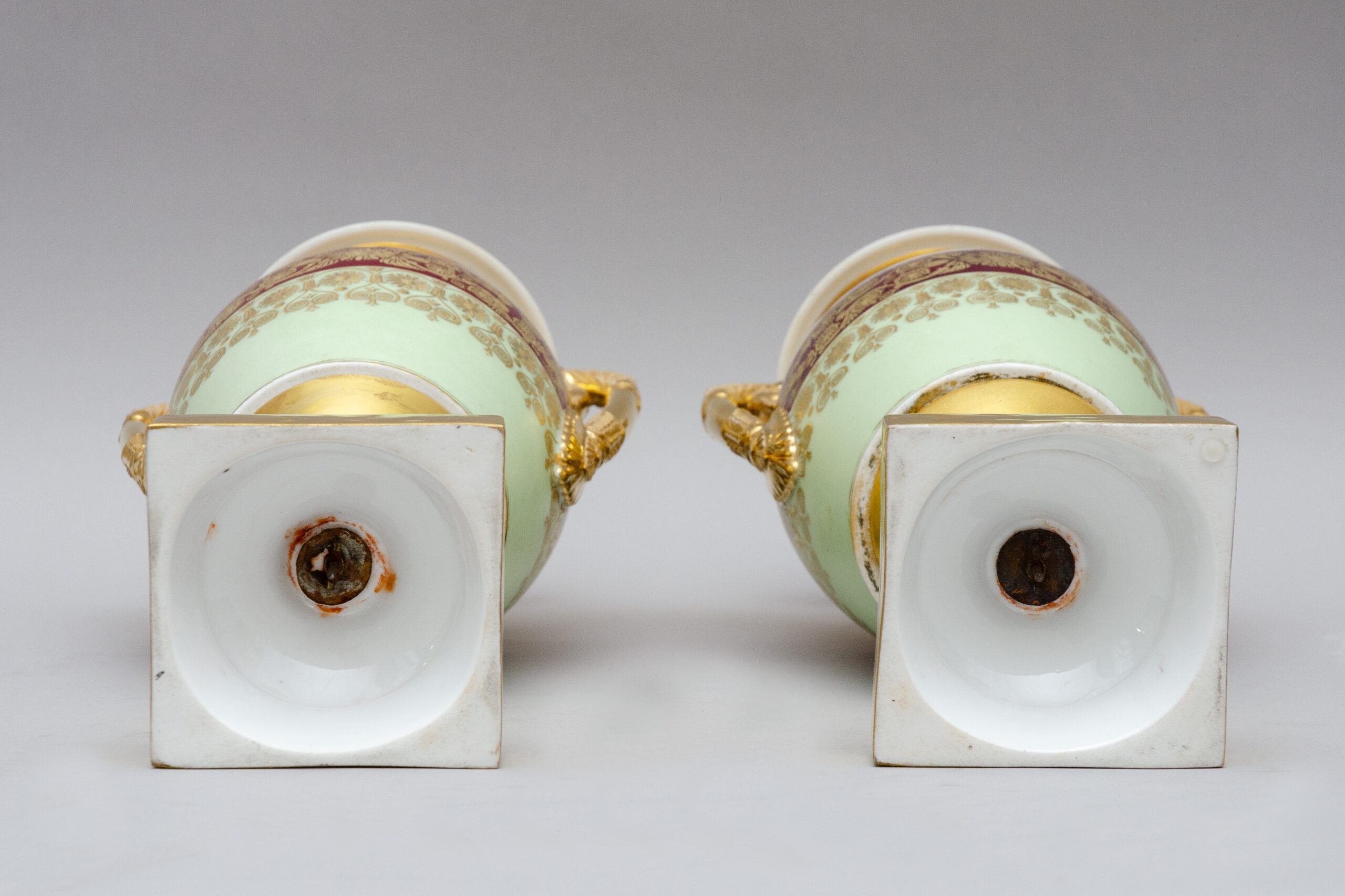 Large pair of eggshaped vases, Paris - Image 13