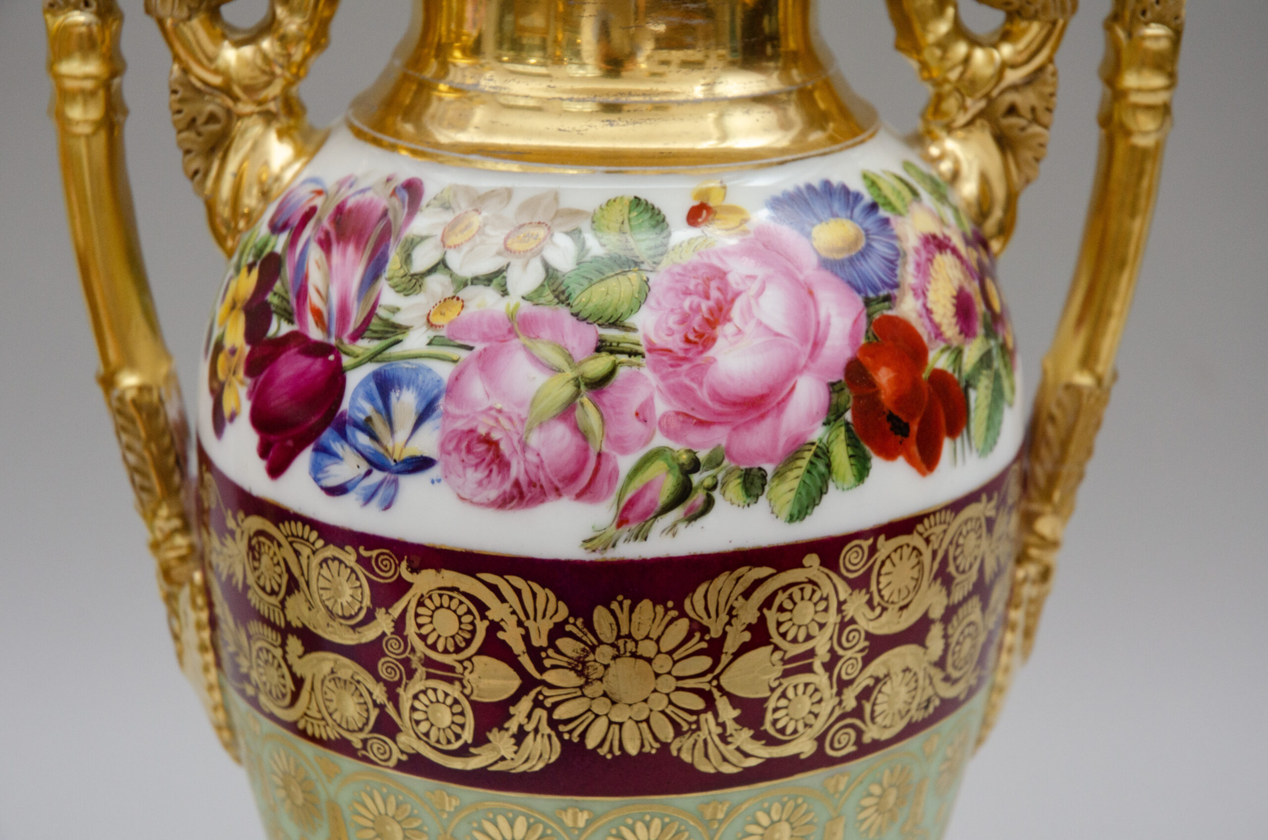 Large pair of eggshaped vases, Paris - Image 3