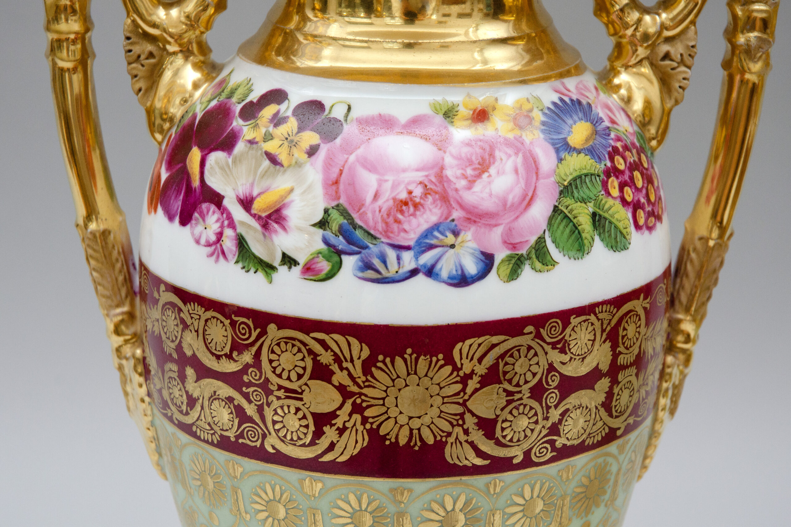 Large pair of eggshaped vases, Paris - Image 4