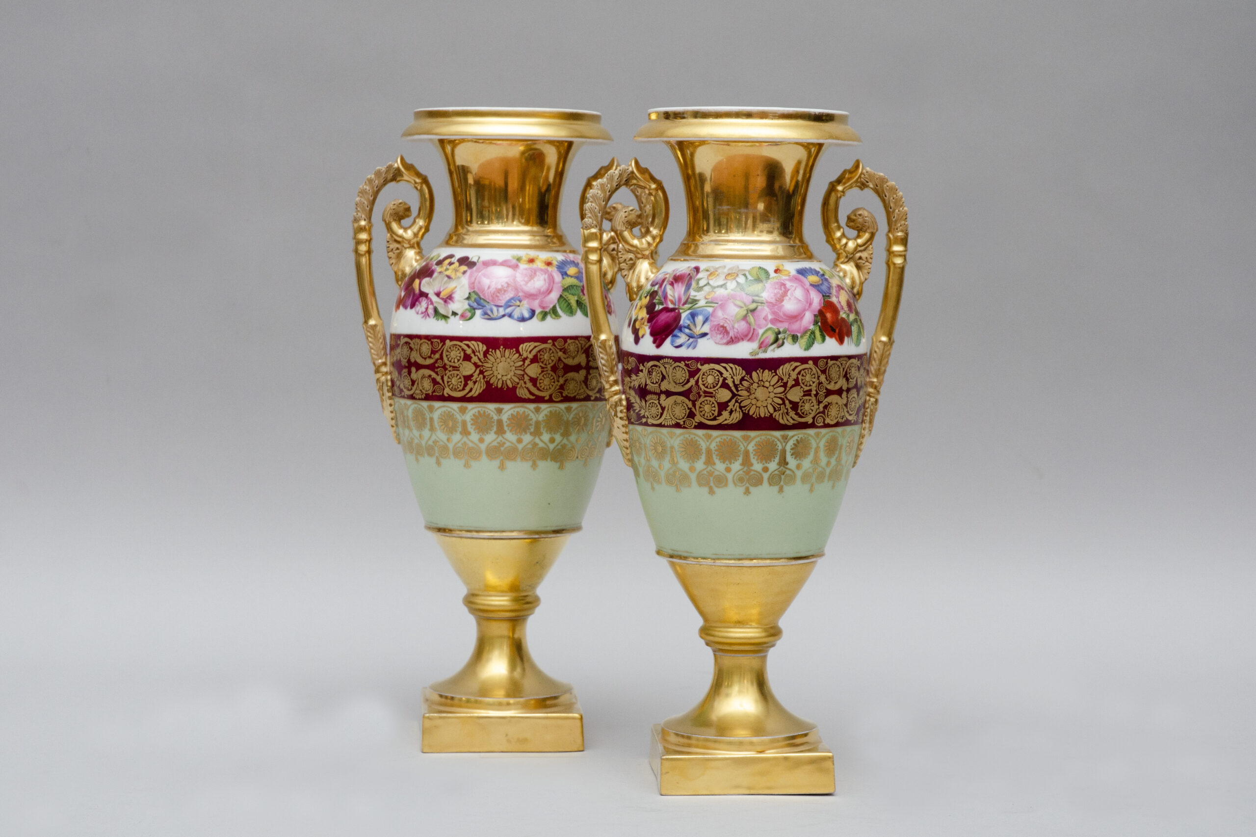 Large pair of eggshaped vases, Paris - Image 7