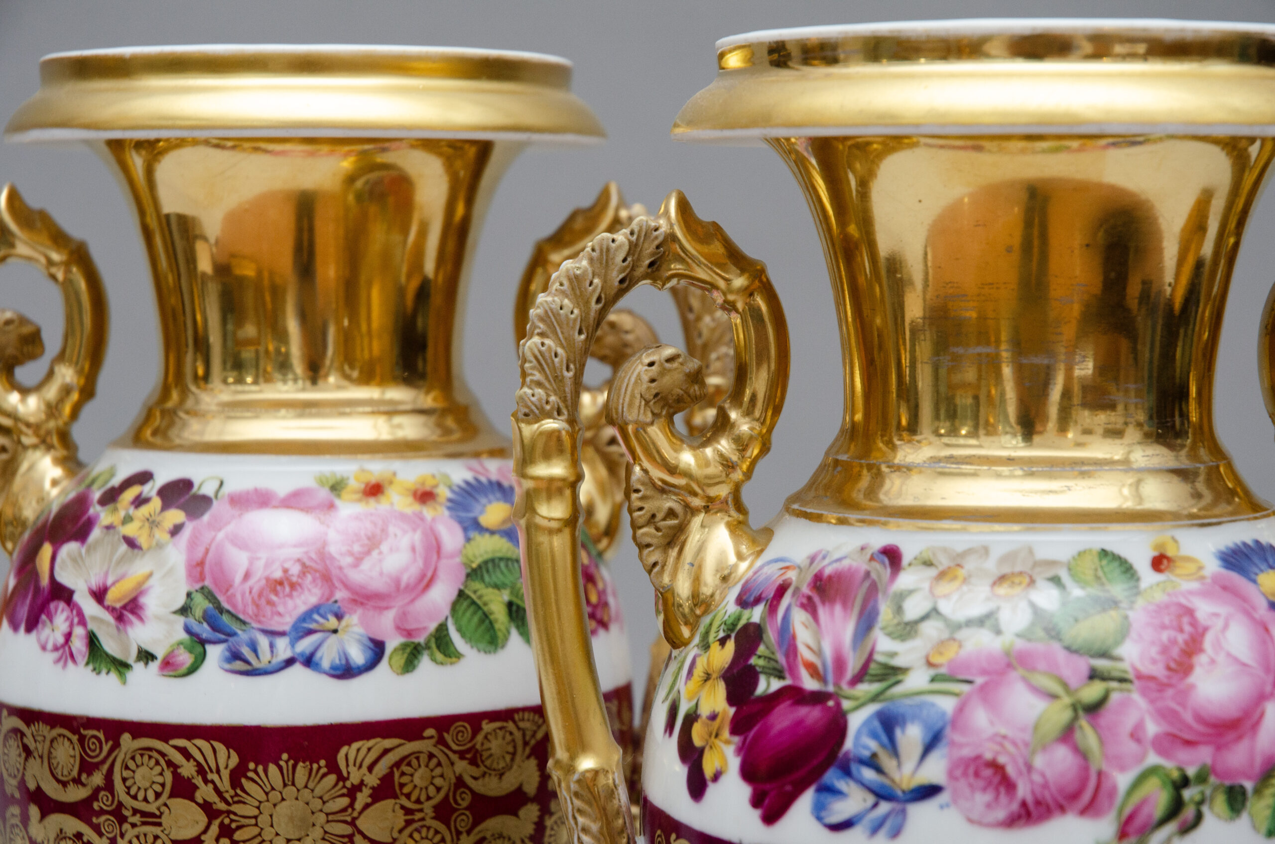 Large pair of eggshaped vases, Paris - Image 8