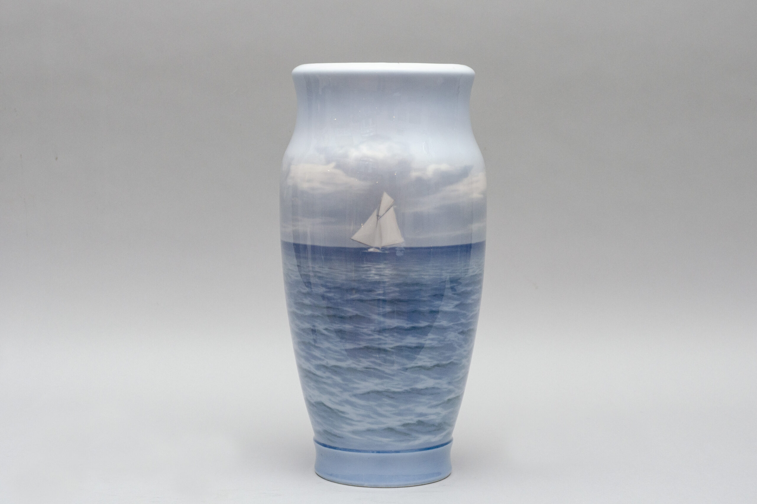 "Seascape" Royal Copenhagen porcelain vases - Image 4