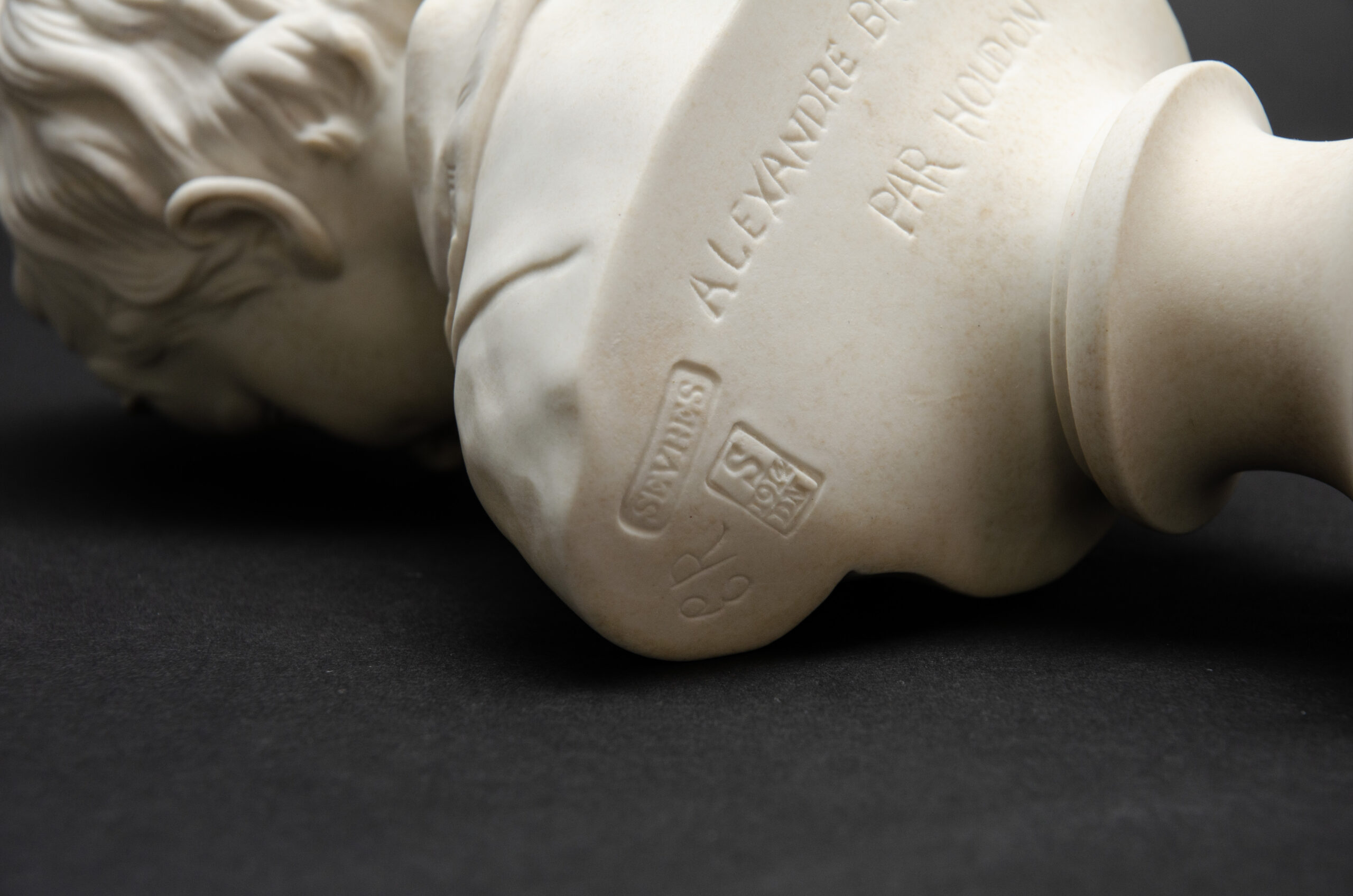 Pair of children’s busts, ‘Alexandre and Louise Brongniart’, after Houdon, Sèvres biscuit porcelain - Image 6